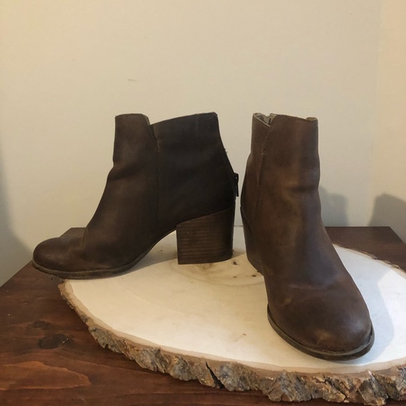 Rustic Brown Leather Boots - Picture 2 of 5